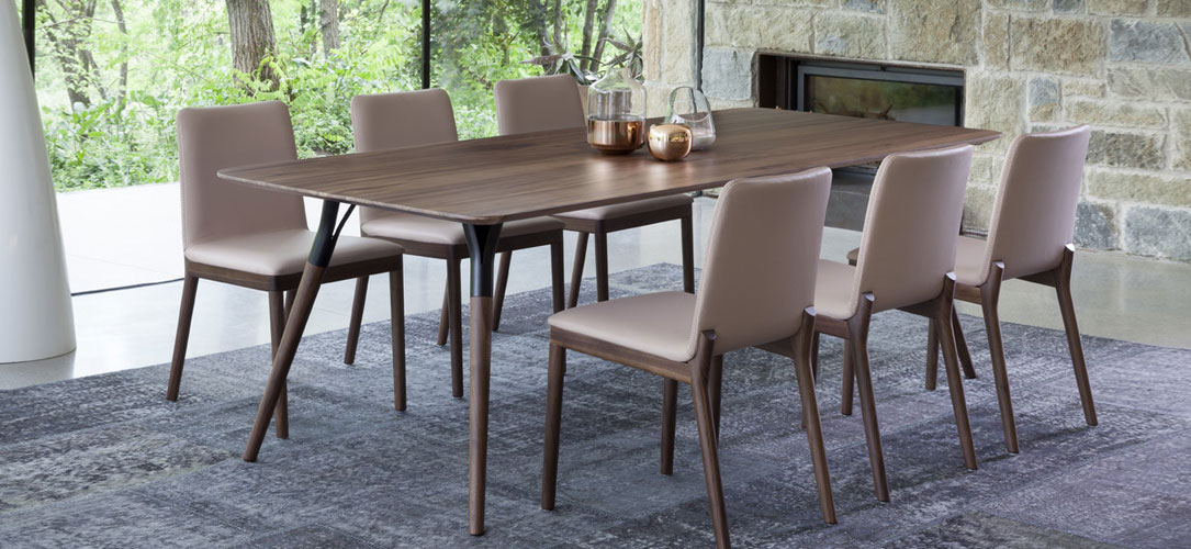 Salt & Pepper Table
